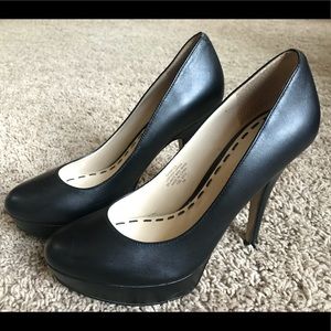 Enzo Angiolini Black Leather Pumps
